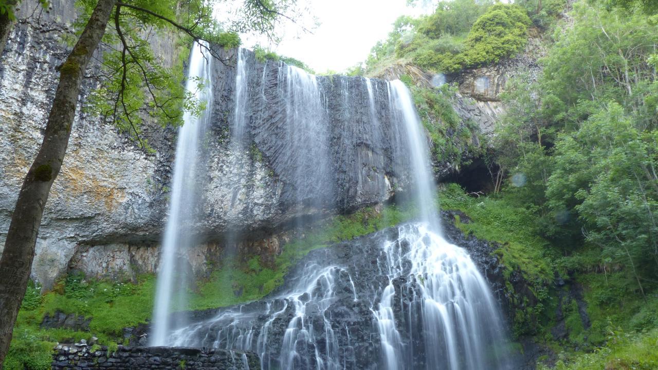 Le Gite Du Velay Bains Kültér fotó